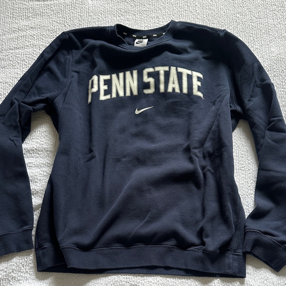 Nike Men's Navy Blue Crewneck Sweater